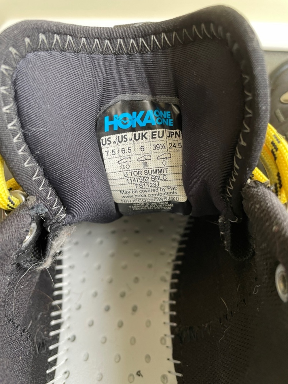 EUC Hoka Tor Summit Unisex Trail Shoe Size M6.5/W7.5 Black with Yellow Laces - Picture 10 of 15